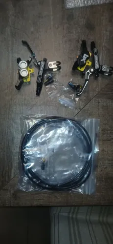 Freios a Disco ZRACE M1 X4