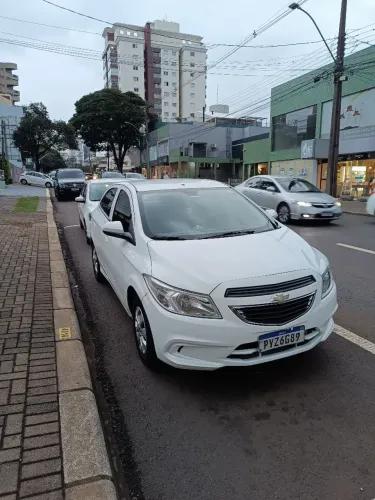 Chevrolet Onix JOY Hatch 1.0 8V Flex Mec. 4P 2017