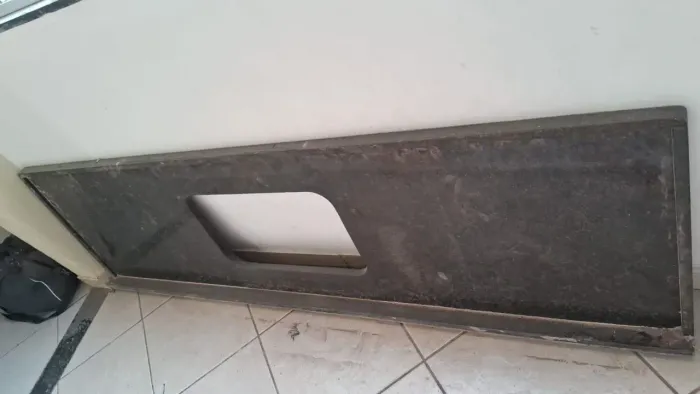 Vendo pia em mármore, com acabamento