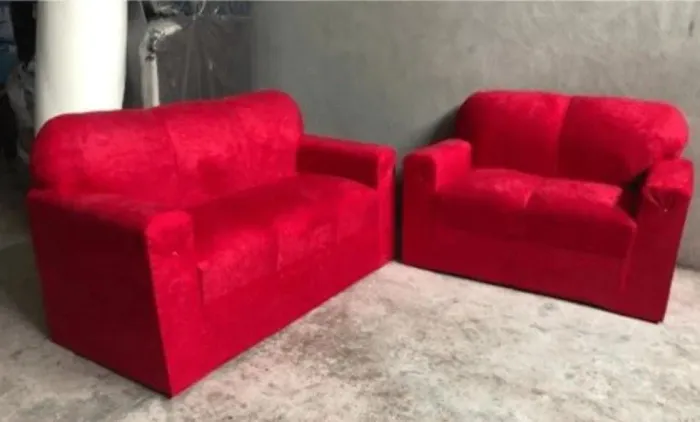 Sofá 2 lugares e poltrona vermelhos