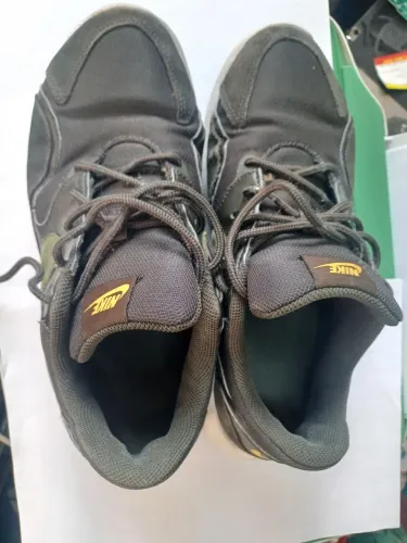 Tenis Nike air nostagic n 39