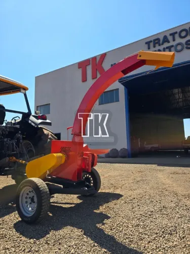 ENSILADEIRA / FORRAGEIRA EN 6600 COM 3 FACAS MARCA NOGUEIRA - Tk Tratores Nova Andradina-M