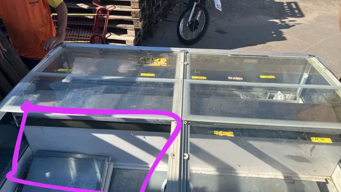 Ilha de congelados Auden - 1 vidro quebrado 