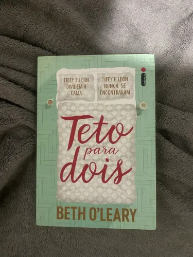 Livros - Teto para dois