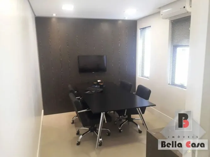 Sala Comercial - 2 banheiros - 70m2 com 2 vagas- Santa Cecília - Excelente Localização.