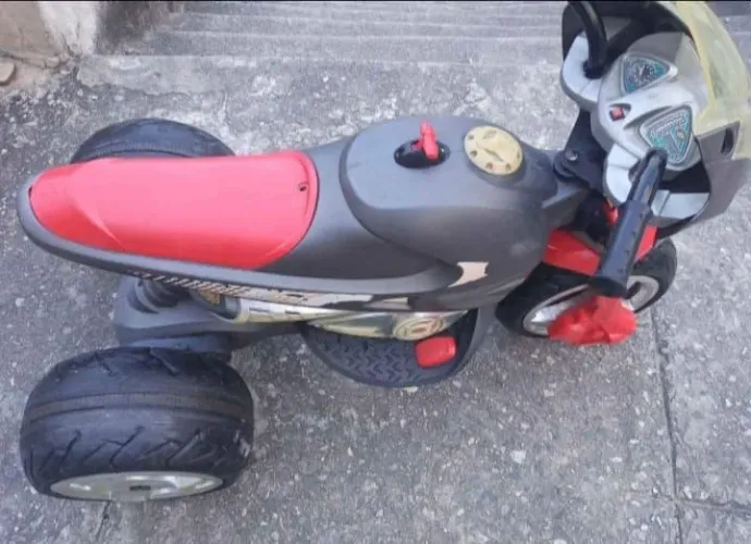 Moto elétrica infantil 