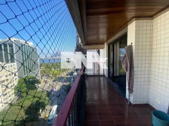 Apartamento : / Residencial / Humaitá
