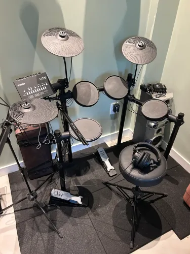 Bateria Eletrônica Yamaha DTX 402k