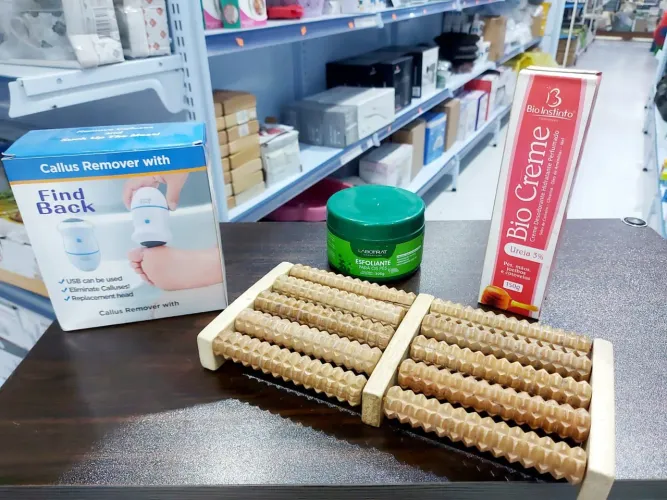 Kit de cuidados com os pés - Removedor de calos, creme para pés e massageador
