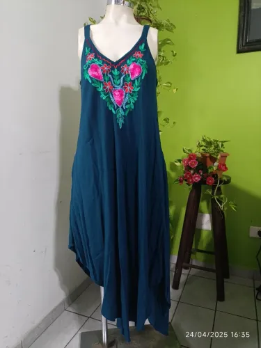 Vestido indiano - longo azul com bordado floral - Veste até G