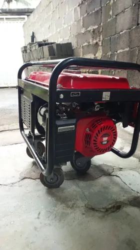 Gerador de energia a gaso 3.6 kvalina nagano. GRANDE