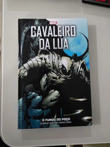 Cavaleiro da lua o fundo do poço e Arqueiro verde 