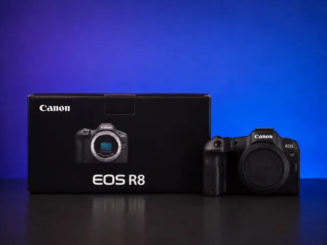 Canon R8 corpo nova