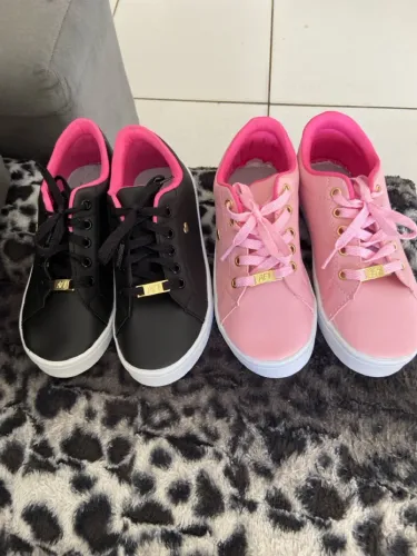2 pares de tênis