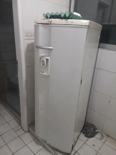 Geladeira eletrolux