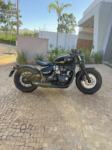 Triumph Bonneville Bobber Black - 1200 - Clássica