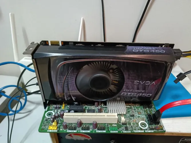 PLACA DE VÍDEO - EVGA GTS 450 - DEFEITO