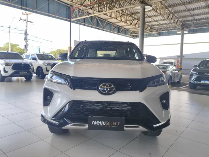 Toyota Hilux SW4 Diamond 2.8 TB 4X4 Die. Aut. 2025