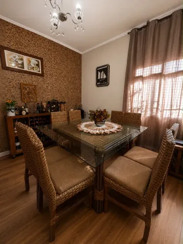 Mesa de Ratan Vime com 8 cadeiras 1,50 x 1,50