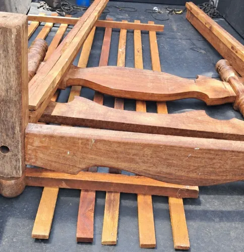 CAMA DE SOLTEIRO EM SUCUPIRA
