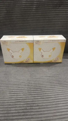 ETB-Elite Trainer Box 30 anos (INGLÊS) Envio a partir do dia 21/09/2026