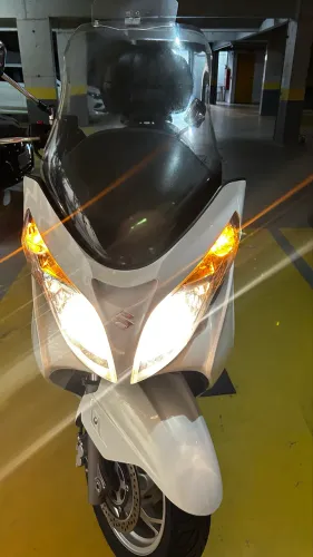 Suzuki Burgman 400 15/16 (Última série no BR)