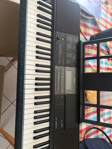 Teclado Arranjador Casio CT-X800 (Usado) + Bag + Fonte + Estante de Partitura