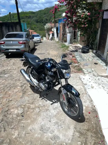 Start 160 2024 preta no ponto de transferir