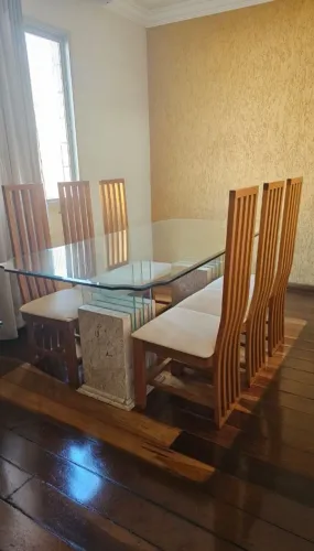 Mesa de jantar com 6 cadeiras