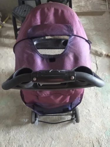 Carrinho de bebê Cosco seminovo