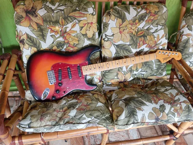 Guitarra Tagima t635 das antigas 