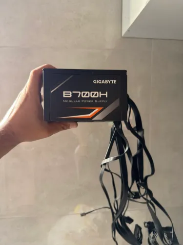 FONTE GIGABYTE 700W