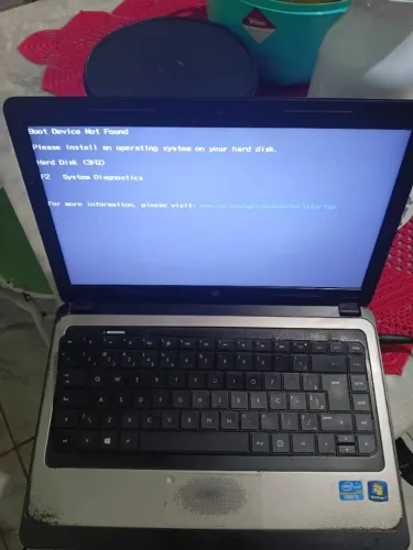 Notbook processador i5 com 4 gb sem hd de teclado ruim tela Boa e placa pra retirar peças 