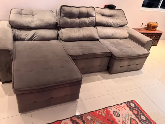 SOFÁ USANDO 3 metros com alguns reparos pra fazer.