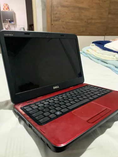 Vendo notebook funcionando mas nesse colocação de SSD pois já é antigo 