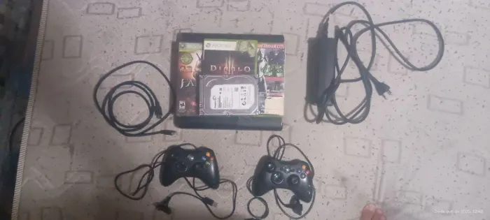 360 2015 HD 1T 2 controles E um HD interno 500GB desbloqueado XPLOIT
