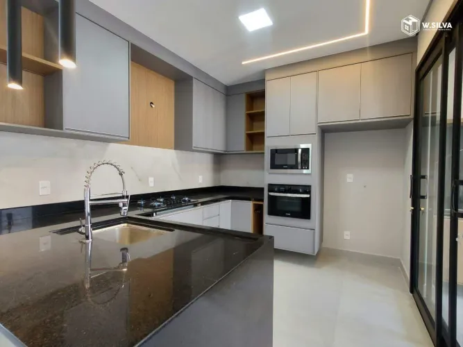 Casa em Condomínio à venda, 3 quartos, 1 suíte, 4 vagas, Condomínio Mantova Residencial - 