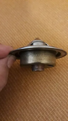 Valvula termostatica de alto volume para Ford 272 e 292, Dodge 318 todos e GM V8 todos.