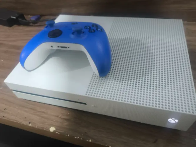 Xbox One S+1000gb+ Controle BLUE versão séries S