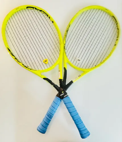 Vendo Duas Raquete Usadas de Tênis Head Extreme MP Graphene 360 coleção 2019 cabo L1