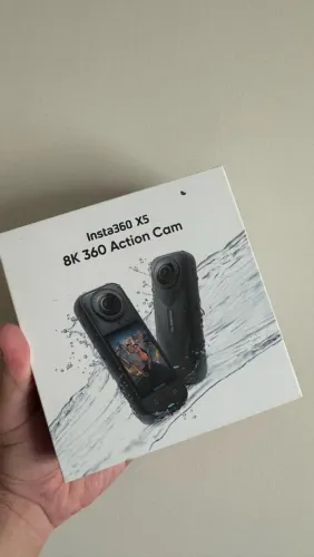 Câmera Insta 360 x5