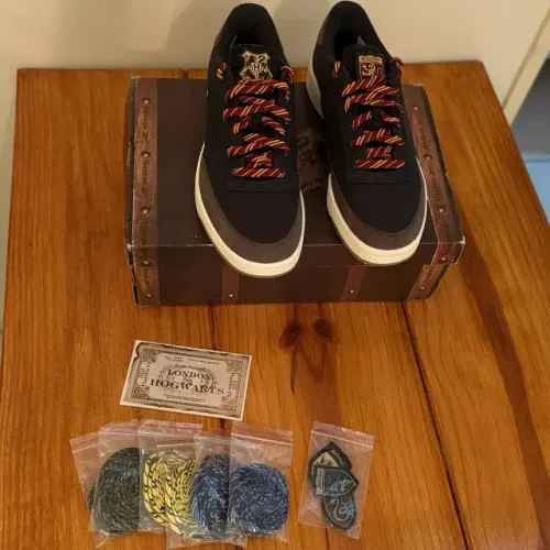 Tênis Reebok Club C 85 Gryffindor - Harry Potter, Hogwarts - Tamanho 44.