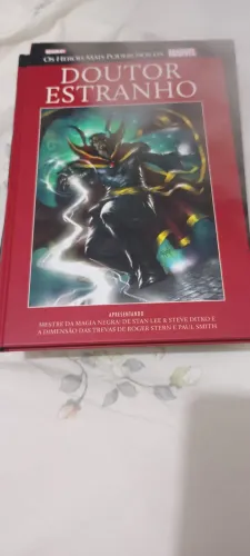 Dr estranho salvat vermelha