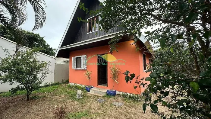 À VENDA:², Chalé Charmoso com Amplo Terreno no Campeche, Florianópolis, Santa Catarina.