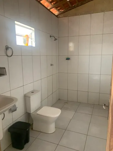 Vendo essa casa com quarto sala cozinha banheiro quintal perfeita,perto de tudo