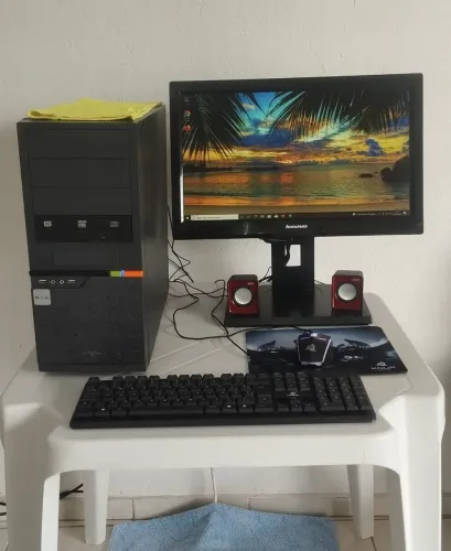 Quad q8200 4gb 160gb