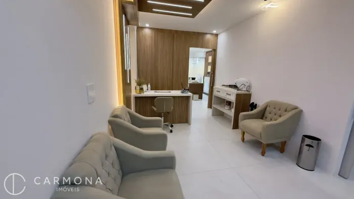 Sala de Alto Padrão Mobiliada para alugar na Av. Santos Dumont - Pronto para Atender!