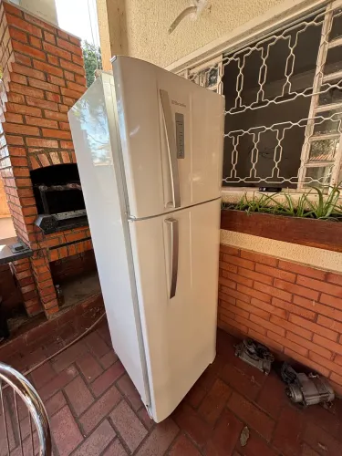 Geladeira Electrolux 340L 
