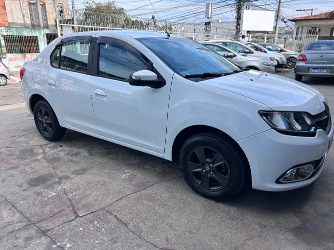 Renault Logan Dynamique Hi-flex 1.6 8V 4P 2015