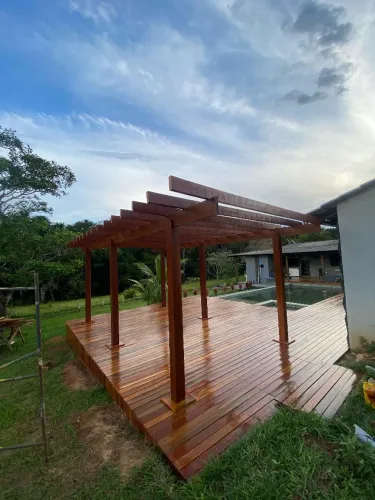 Deck e portas em madeira com a melhor qualidade do mercado para o seu lá.